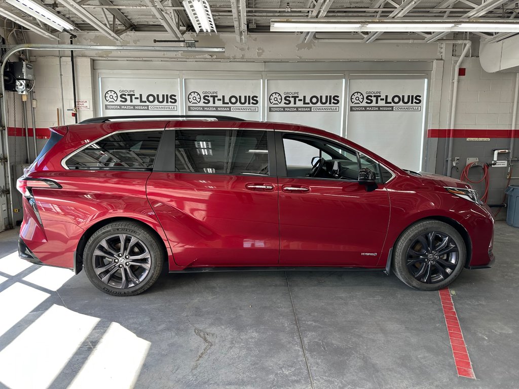 2021 Toyota Sienna XSE in Cowansville, Quebec - 4 - w1024h768px