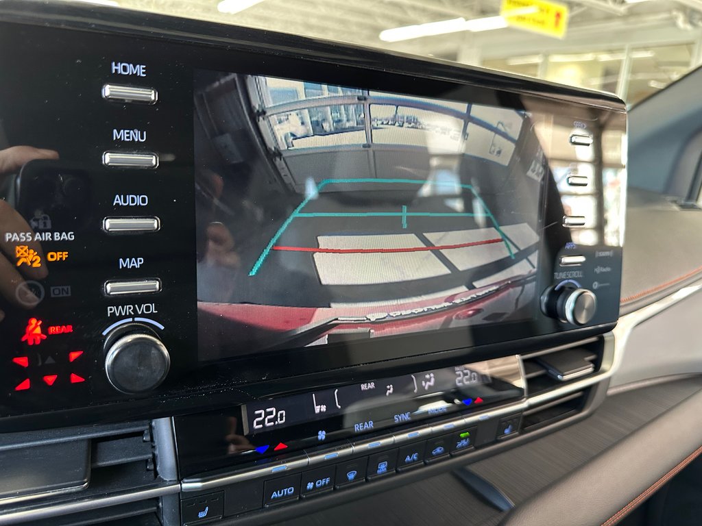 2021 Toyota Sienna XSE in Cowansville, Quebec - 24 - w1024h768px