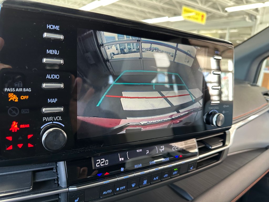 2021 Toyota Sienna XSE in Cowansville, Quebec - 25 - w1024h768px