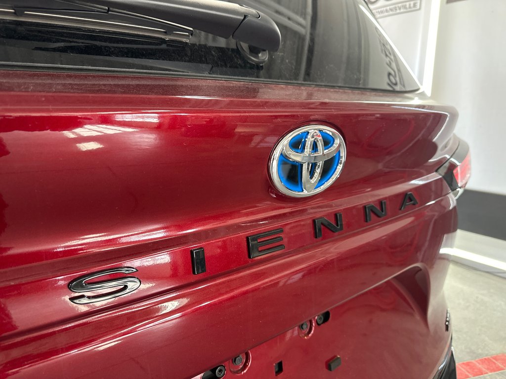 2025 Toyota Sienna XSE in Cowansville, Quebec - 10 - w1024h768px