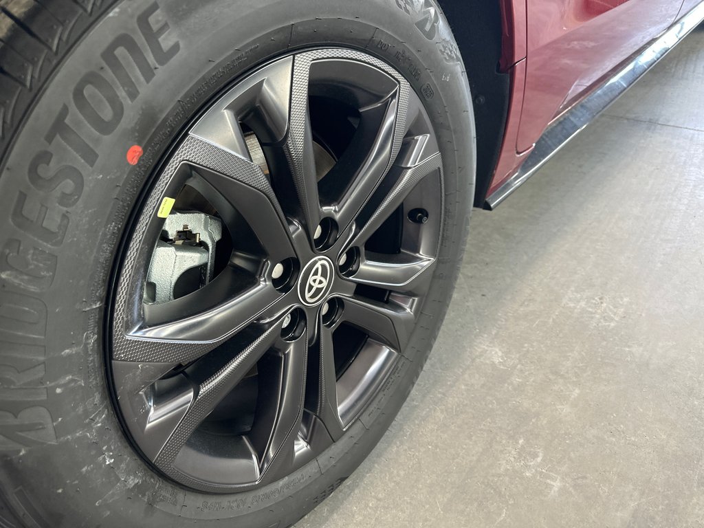 2025 Toyota Sienna XSE in Cowansville, Quebec - 16 - w1024h768px