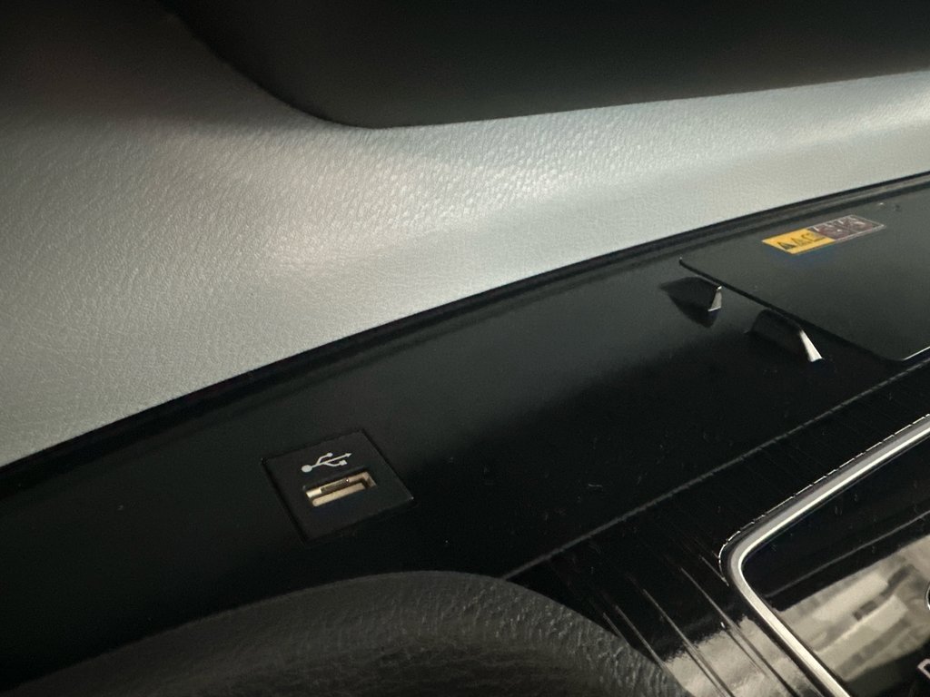 2025 Toyota Sienna XSE in Cowansville, Quebec - 30 - w1024h768px