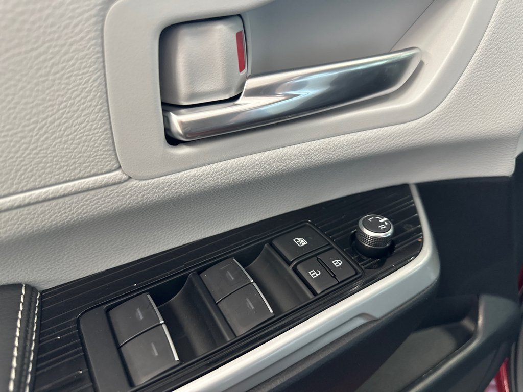 2025 Toyota Sienna XSE in Cowansville, Quebec - 21 - w1024h768px