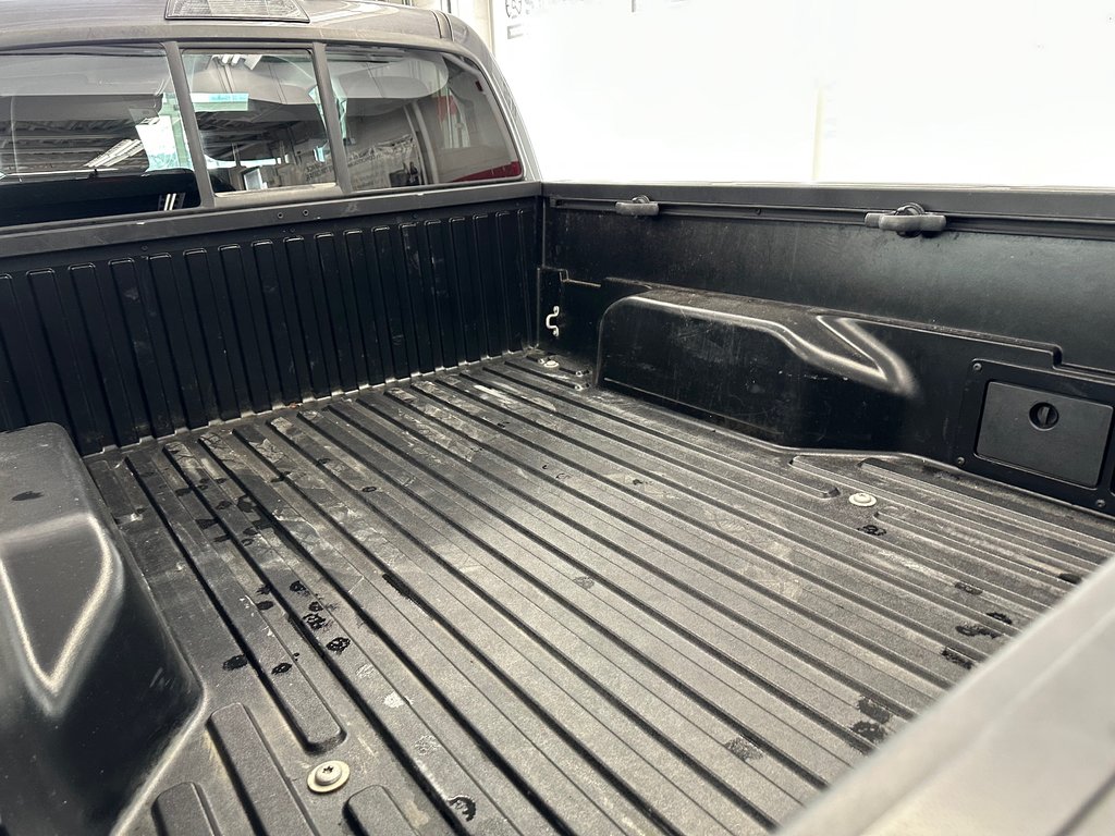 2021 Toyota Tacoma 4X4 SR5 AUTOMATIQUE DOUBLE CAB in Cowansville, Quebec - 27 - w1024h768px