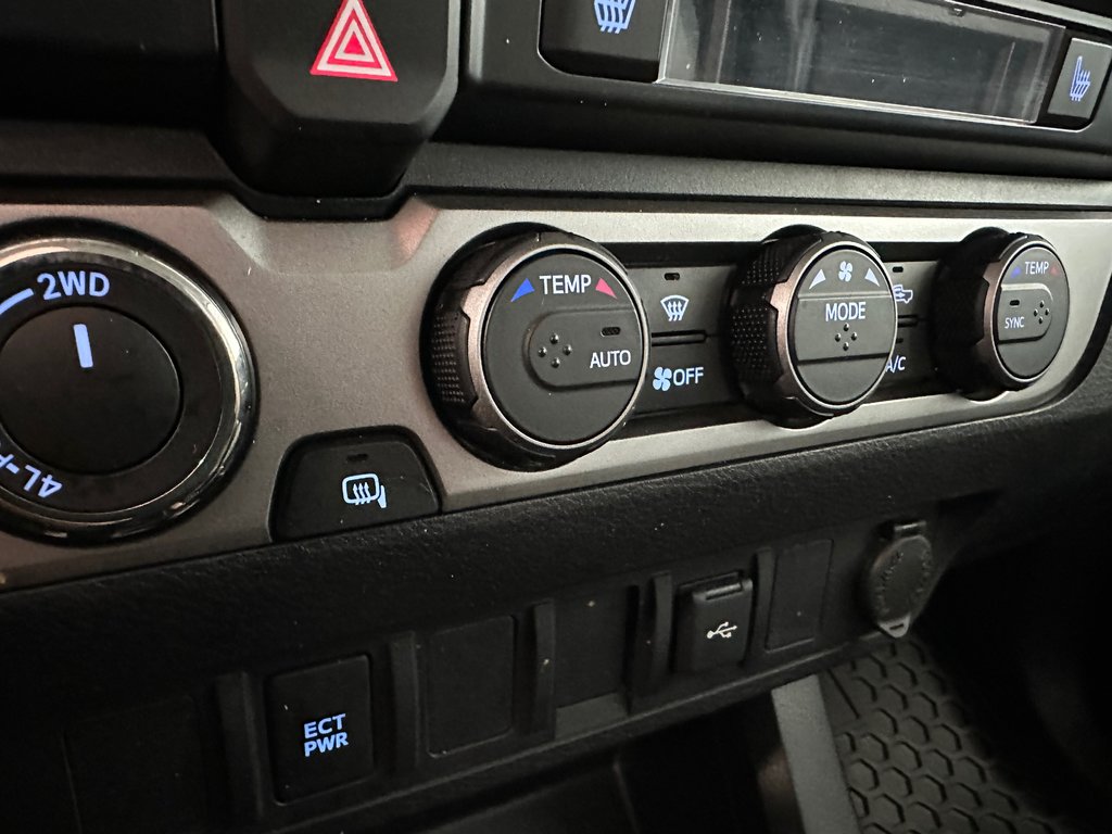 2021 Toyota Tacoma 4X4 SR5 AUTOMATIQUE DOUBLE CAB in Cowansville, Quebec - 21 - w1024h768px