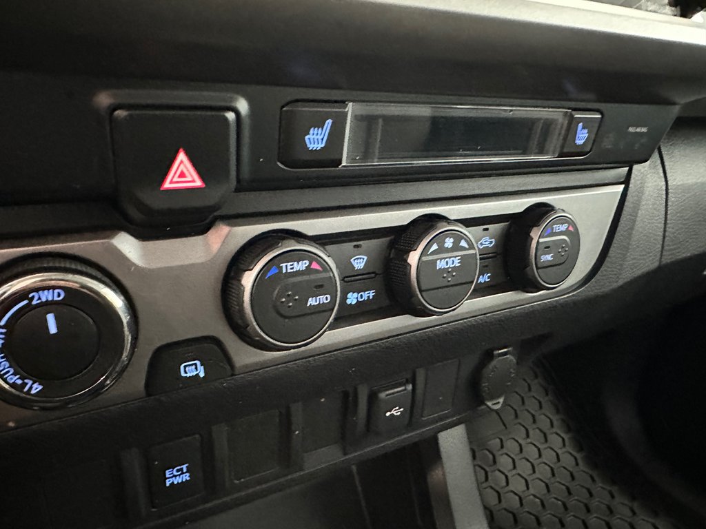 2021 Toyota Tacoma 4X4 SR5 AUTOMATIQUE DOUBLE CAB in Cowansville, Quebec - 15 - w1024h768px