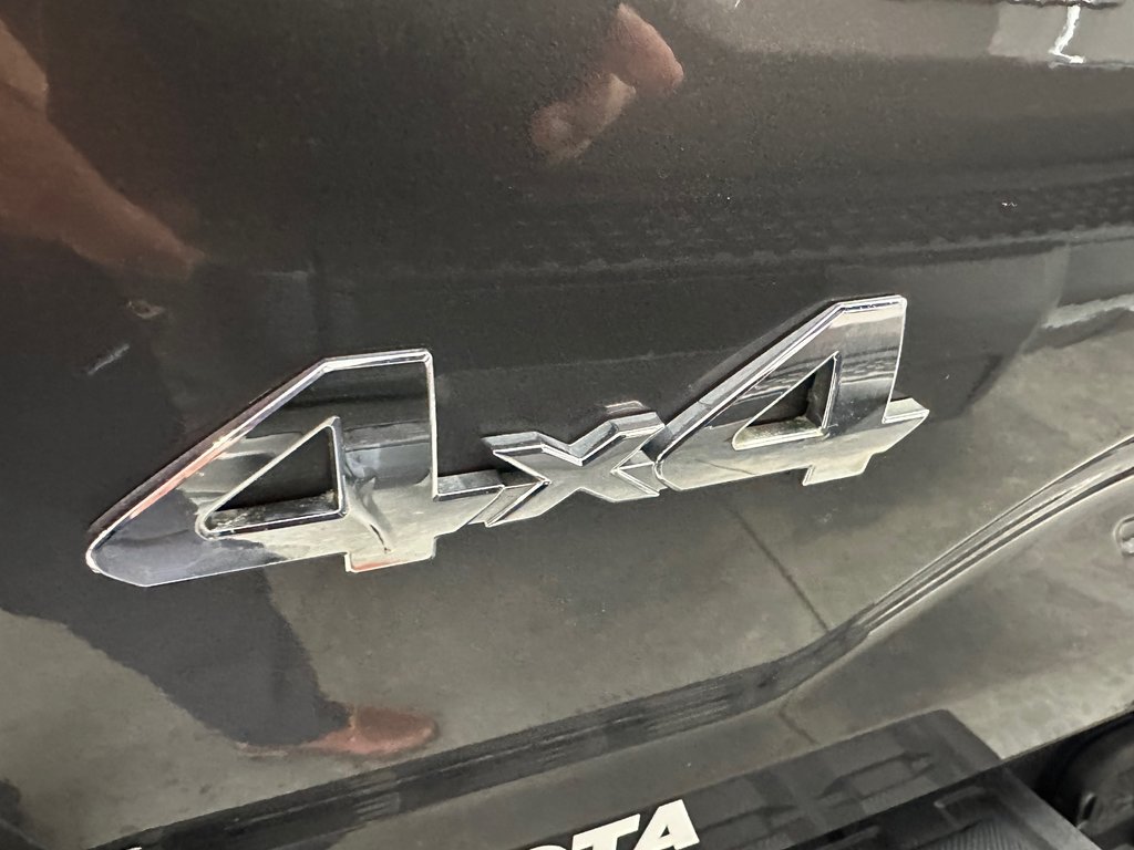 2021 Toyota Tacoma 4X4 SR5 AUTOMATIQUE DOUBLE CAB in Cowansville, Quebec - 28 - w1024h768px