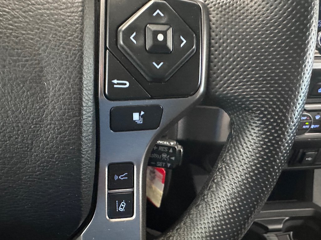 2022 Toyota Tacoma SR5 in Cowansville, Quebec - 29 - w1024h768px