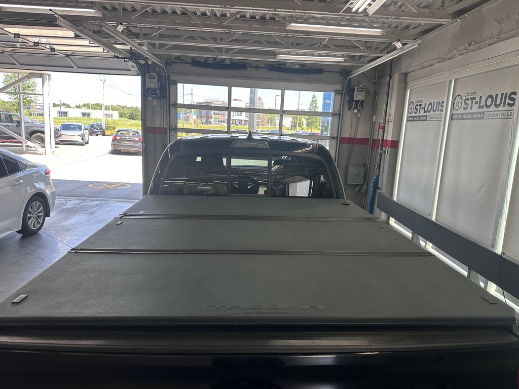 2022 Toyota Tacoma SR5 in Cowansville, Quebec - 5 - w1024h768px
