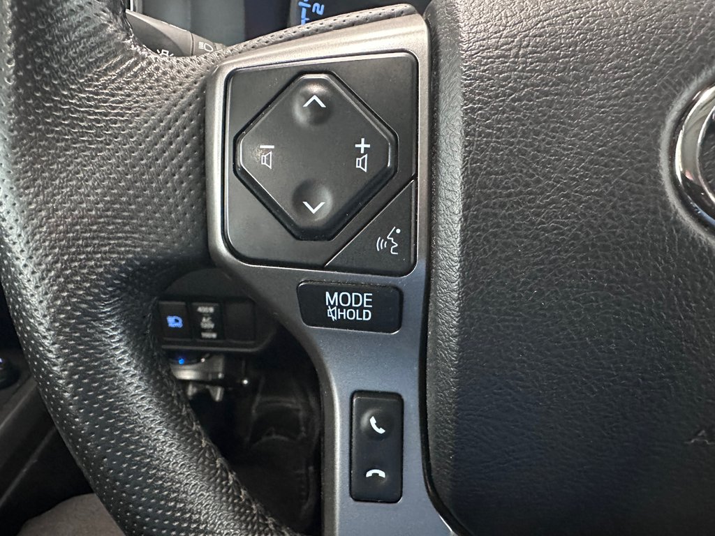 2022 Toyota Tacoma SR5 in Cowansville, Quebec - 28 - w1024h768px
