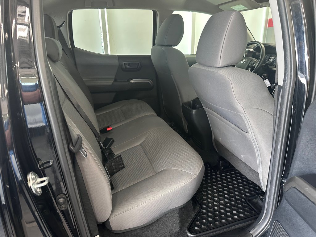 2022 Toyota Tacoma SR5 in Cowansville, Quebec - 16 - w1024h768px