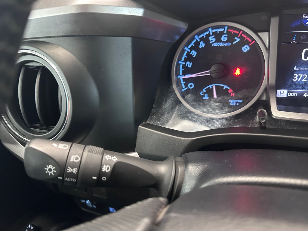 2022 Toyota Tacoma SR5 in Cowansville, Quebec - 31 - w1024h768px