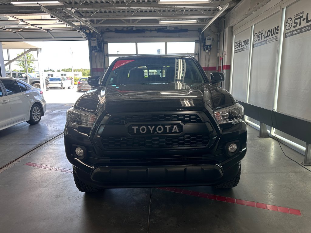 2022 Toyota Tacoma SR5 in Cowansville, Quebec - 12 - w1024h768px