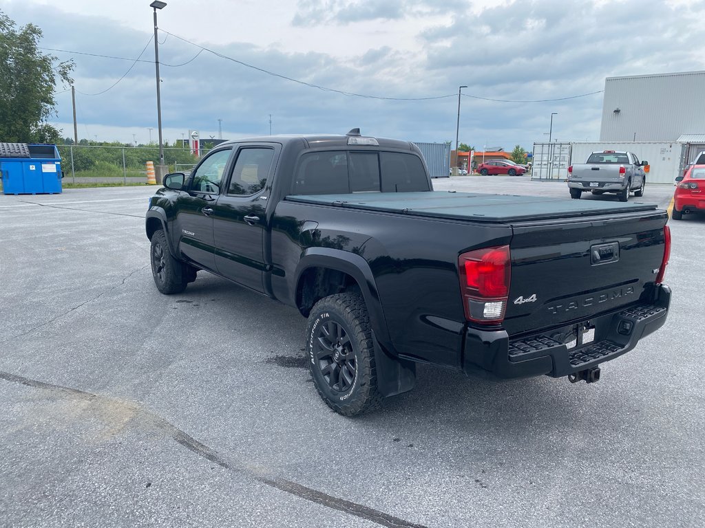 Toyota Tacoma SR5 2022 à Cowansville, Québec - 2 - w1024h768px