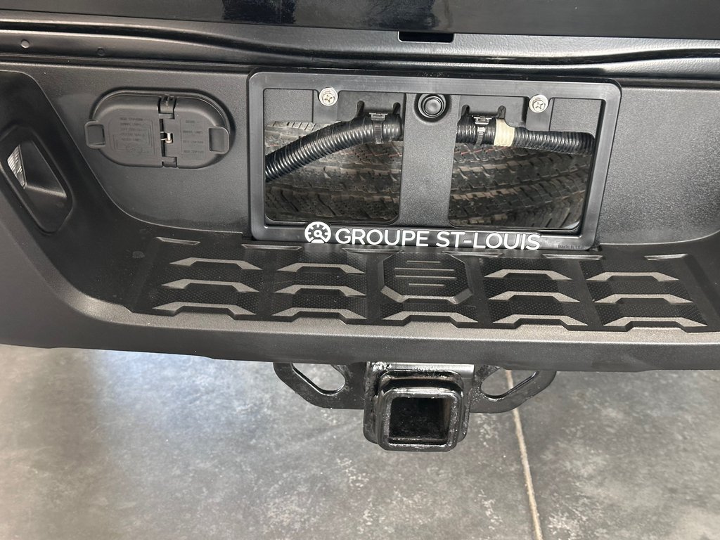 2022 Toyota Tacoma SR5 in Cowansville, Quebec - 7 - w1024h768px