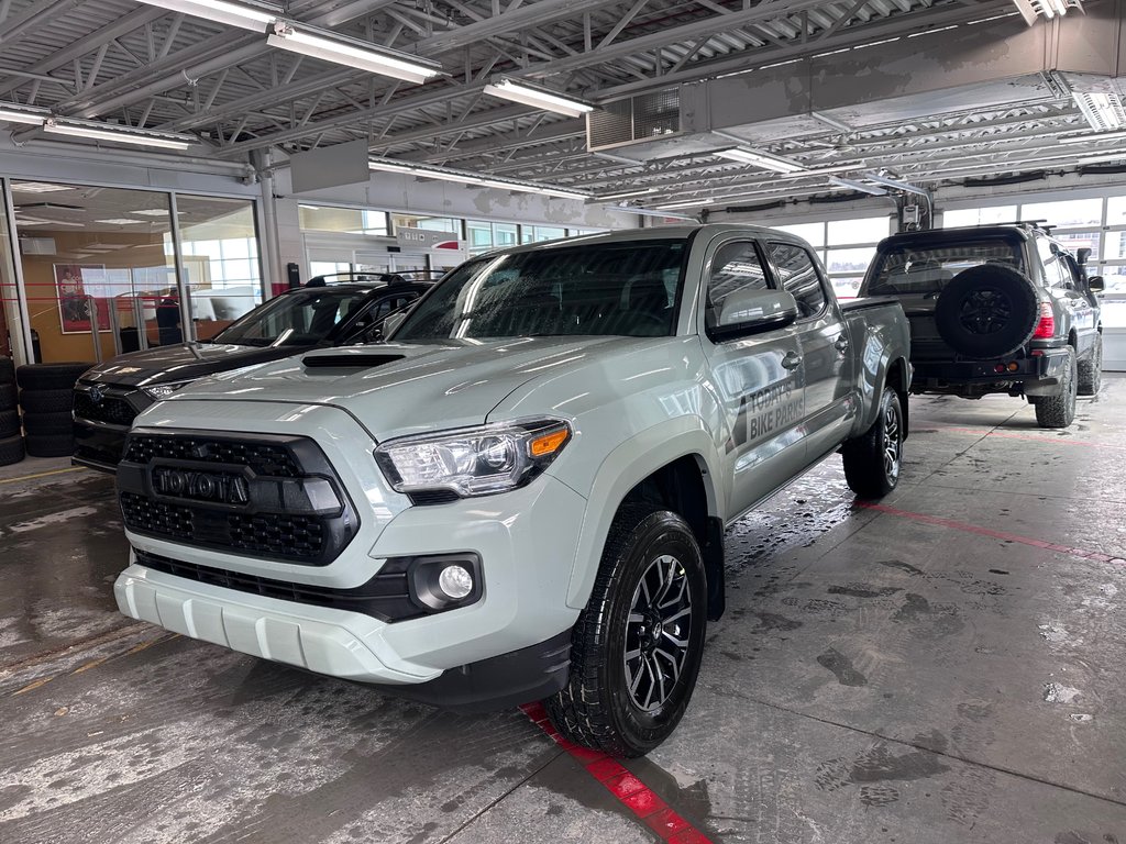 Toyota Tacoma DOUBLE CAB 6A 2023 à Cowansville, Québec - 1 - w1024h768px