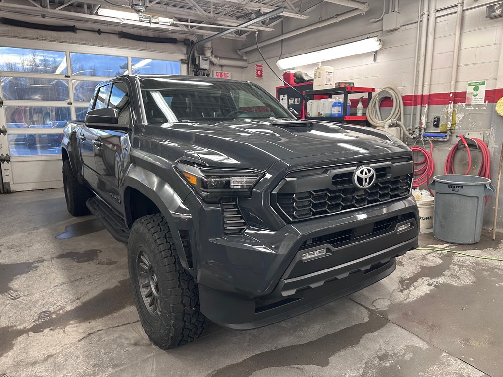 2024  Tacoma TRD SPORT-MAGS ICON AVEC GROS PNEUS-LIFT KIT-PROTE in Cowansville, Quebec - 2 - w1024h768px