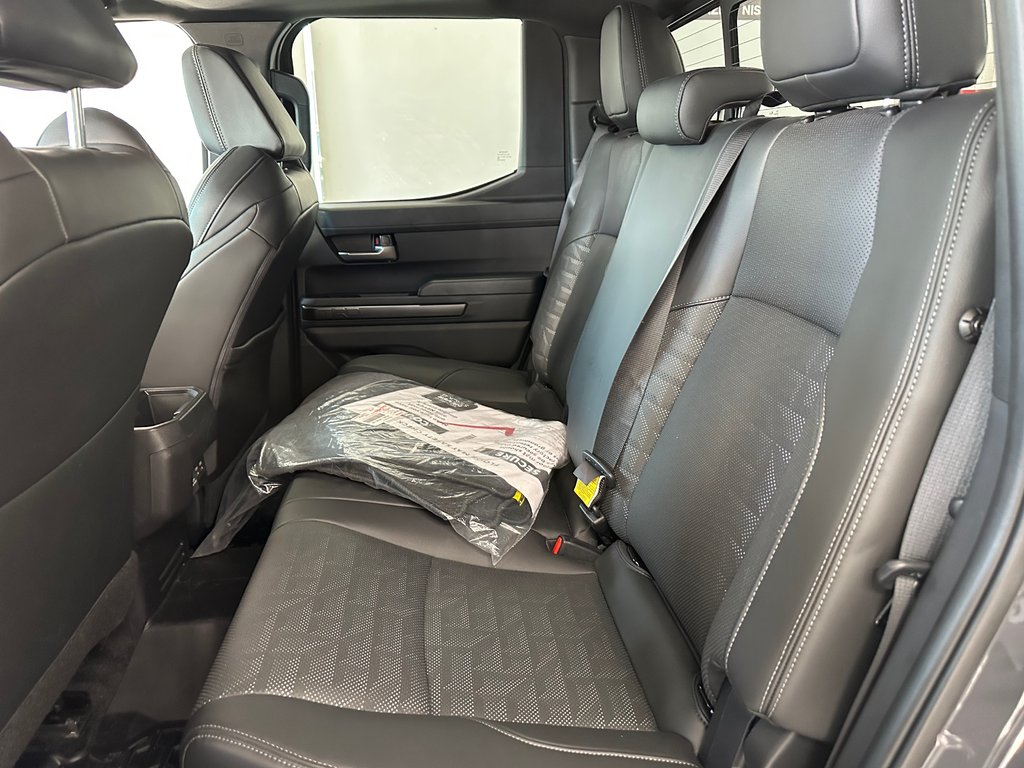 2024 Toyota Tacoma Double Cab TRD SPORT PREMIUM in Cowansville, Quebec - 10 - w1024h768px