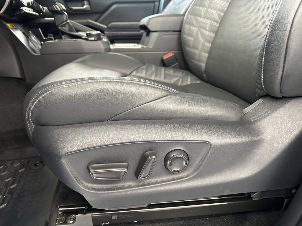 2024 Toyota Tacoma Double Cab TRD SPORT PREMIUM in Cowansville, Quebec - 13 - w1024h768px