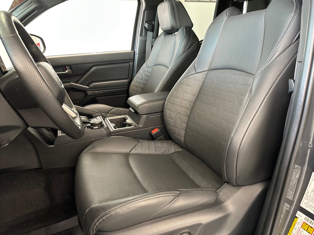 2024 Toyota Tacoma Double Cab TRD SPORT PREMIUM in Cowansville, Quebec - 14 - w1024h768px