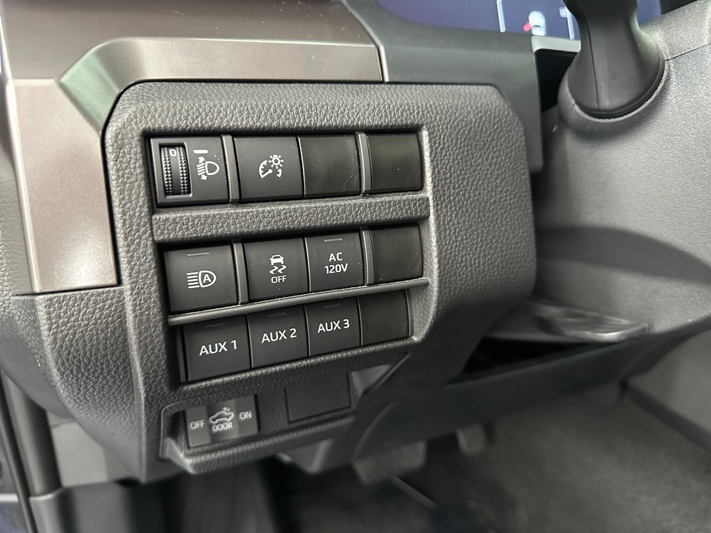 2024 Toyota Tacoma Double Cab TRD SPORT PREMIUM in Cowansville, Quebec - 15 - w1024h768px