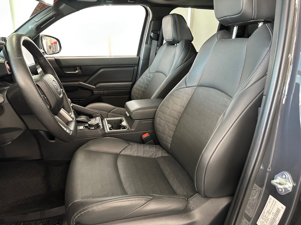 2024 Toyota Tacoma Double Cab TRD SPORT PREMIUM in Cowansville, Quebec - 8 - w1024h768px