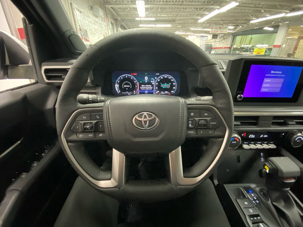 2025 Toyota Tacoma DOUBLE CAB AT in Cowansville, Quebec - 18 - w1024h768px