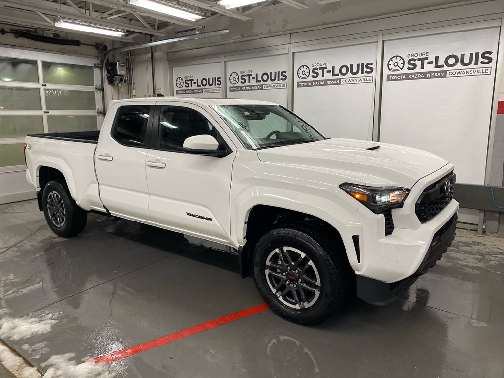 2025 Toyota Tacoma DOUBLE CAB AT in Cowansville, Quebec - 1 - w1024h768px