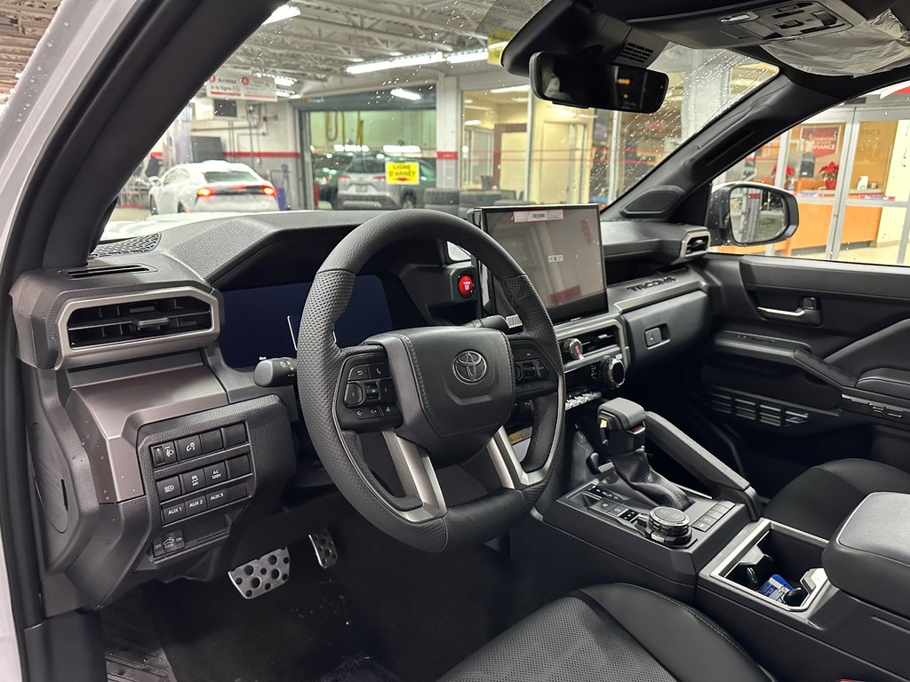 2025 Toyota Tacoma DOUBLE CAB AT in Cowansville, Quebec - 6 - w1024h768px