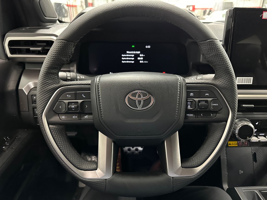 2025 Toyota Tacoma DOUBLE CAB AT in Cowansville, Quebec - 12 - w1024h768px