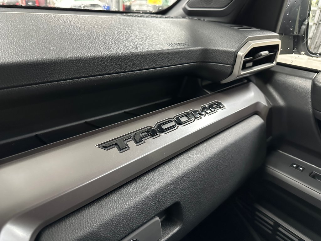 2025 Toyota Tacoma DOUBLE CAB AT in Cowansville, Quebec - 19 - w1024h768px