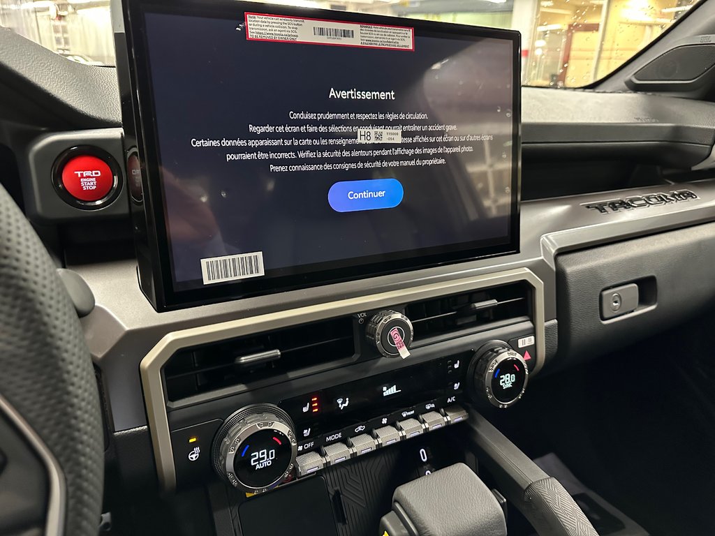 2025 Toyota Tacoma DOUBLE CAB AT in Cowansville, Quebec - 10 - w1024h768px