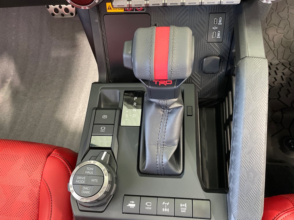 2025 Toyota Tacoma TRD Pro hybrid in Cowansville, Quebec - 15 - w1024h768px