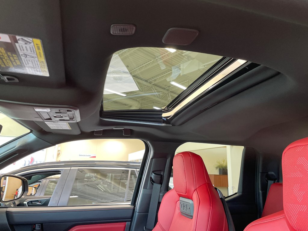 2025 Toyota Tacoma TRD Pro hybrid in Cowansville, Quebec - 11 - w1024h768px