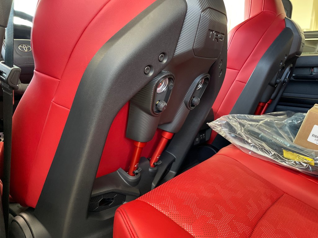 2025 Toyota Tacoma TRD Pro hybrid in Cowansville, Quebec - 13 - w1024h768px
