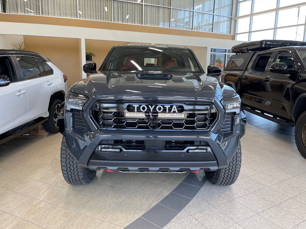 2025 Toyota Tacoma TRD Pro hybrid in Cowansville, Quebec - 2 - w1024h768px