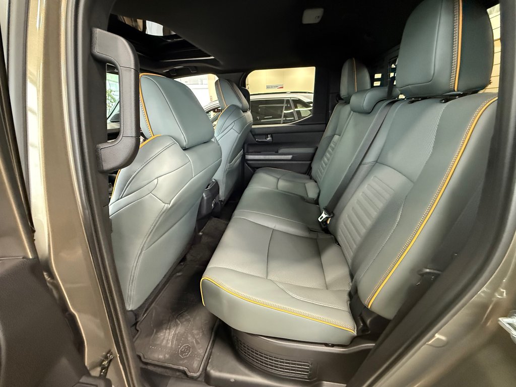 Toyota Tacoma Trailhunter Hybride 2025 à Cowansville, Québec - 12 - w1024h768px