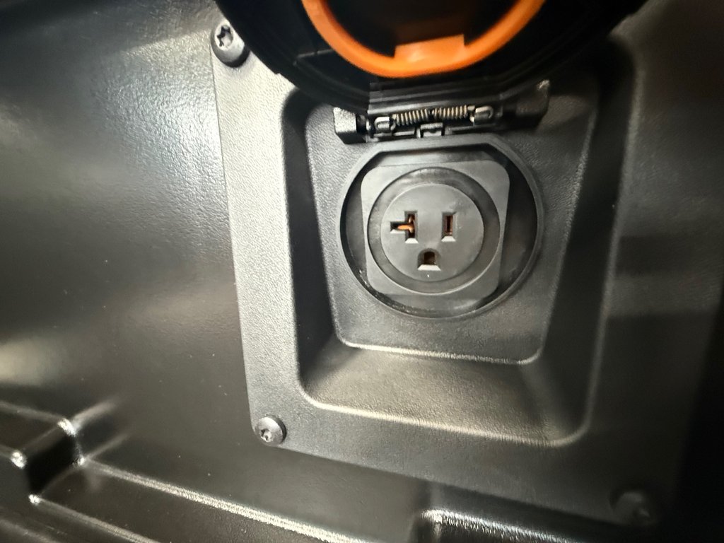 Toyota Tacoma Trailhunter Hybride 2025 à Cowansville, Québec - 10 - w1024h768px