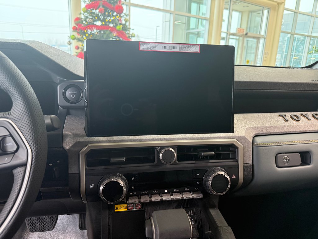 Toyota Tacoma Trailhunter Hybride 2025 à Cowansville, Québec - 22 - w1024h768px