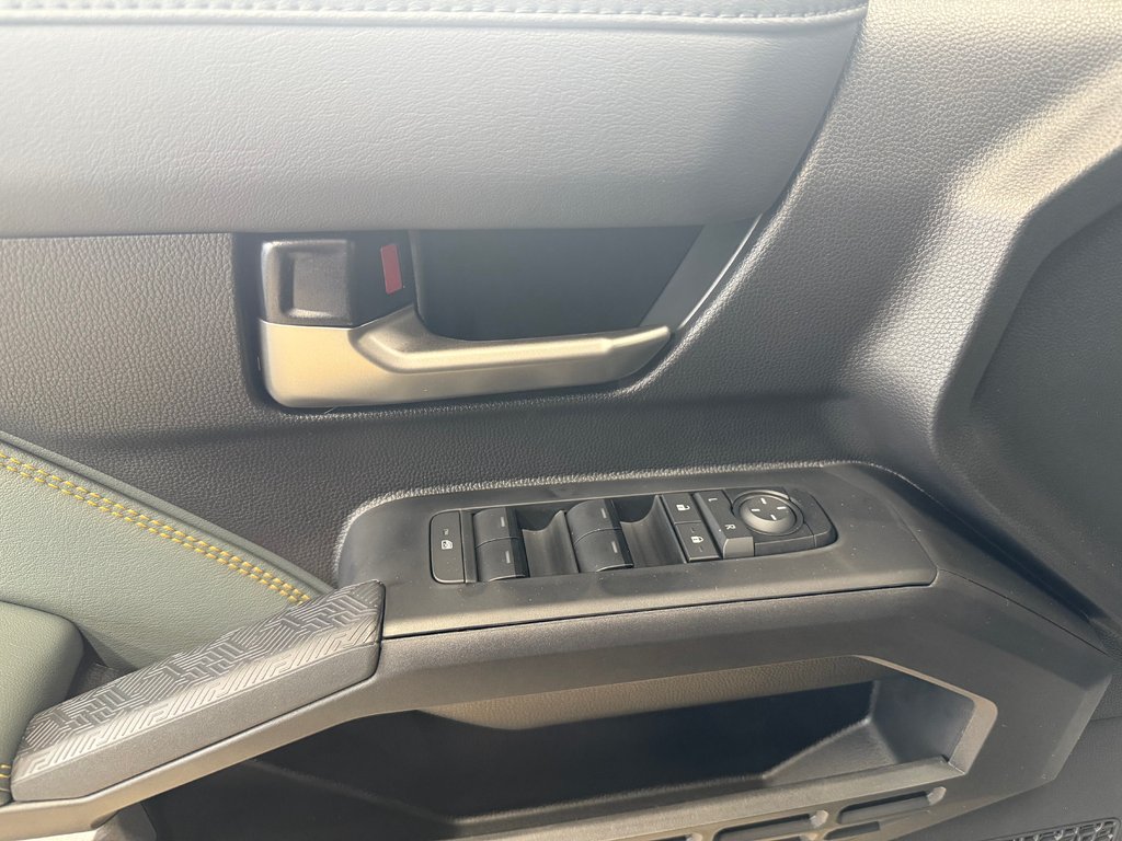 Toyota Tacoma Trailhunter Hybride 2025 à Cowansville, Québec - 16 - w1024h768px