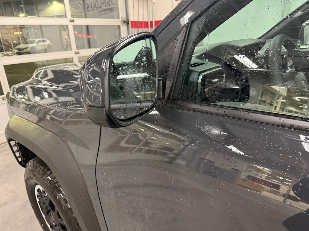 Toyota Tacoma 4x4 Double Cab 6M TRD Hors route (caisse 5 pi) 2025 à Cowansville, Québec - 8 - w1024h768px