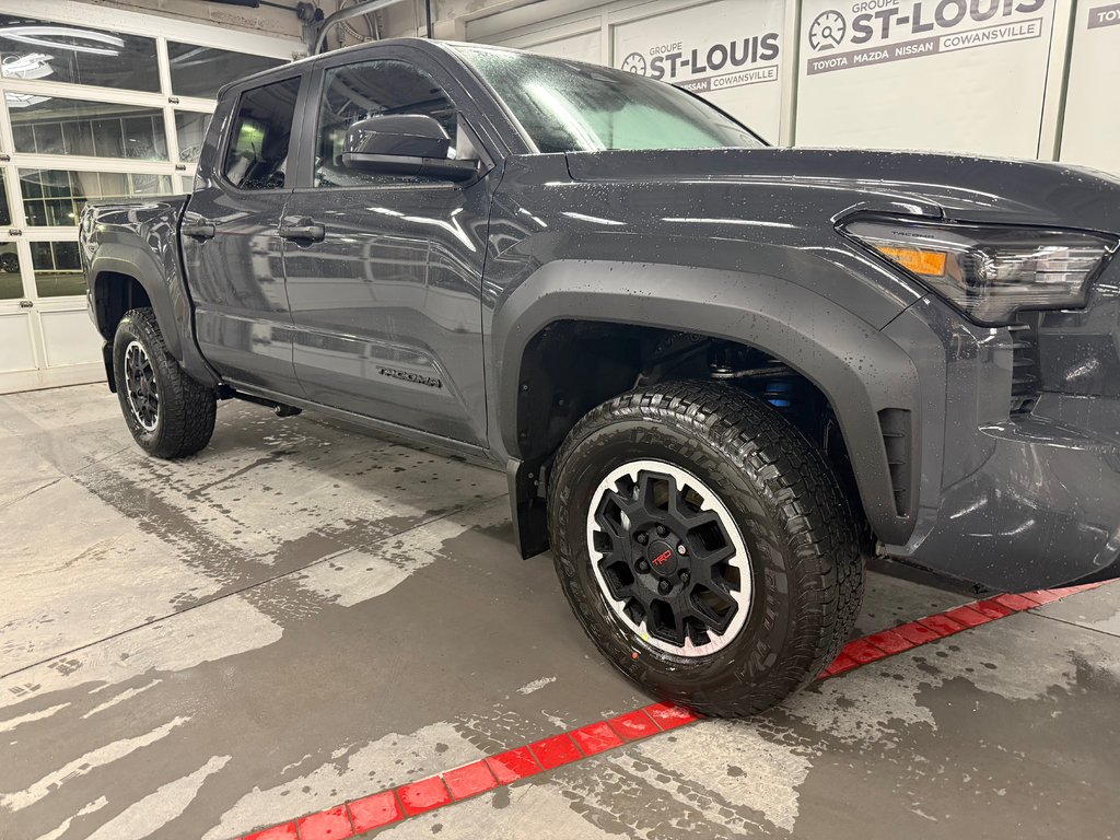 Toyota Tacoma 4x4 Double Cab 6M TRD Hors route (caisse 5 pi) 2025 à Cowansville, Québec - 17 - w1024h768px