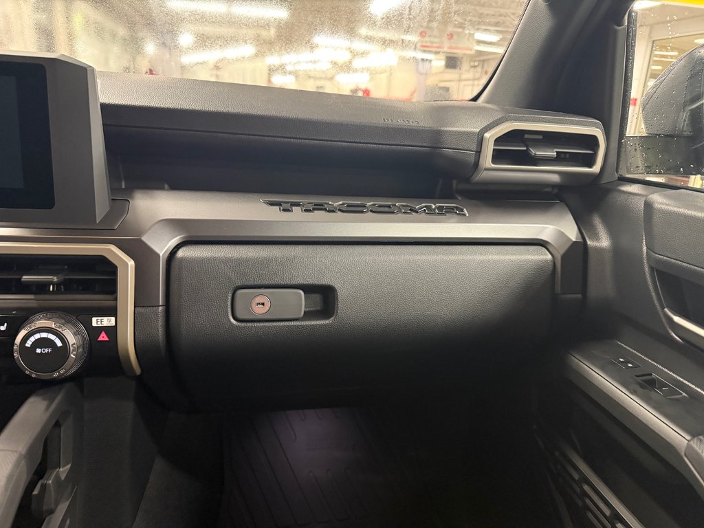 Toyota Tacoma 4x4 Double Cab 6M TRD Hors route (caisse 5 pi) 2025 à Cowansville, Québec - 29 - w1024h768px