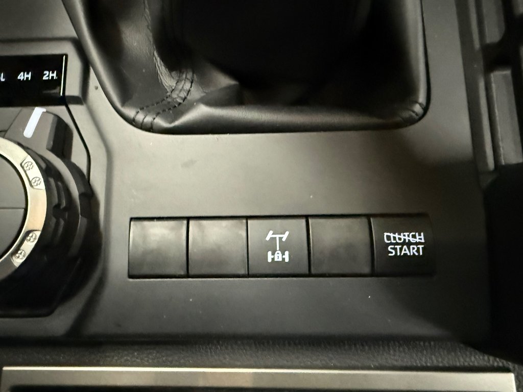 Toyota Tacoma 4x4 Double Cab 6M TRD Hors route (caisse 5 pi) 2025 à Cowansville, Québec - 35 - w1024h768px