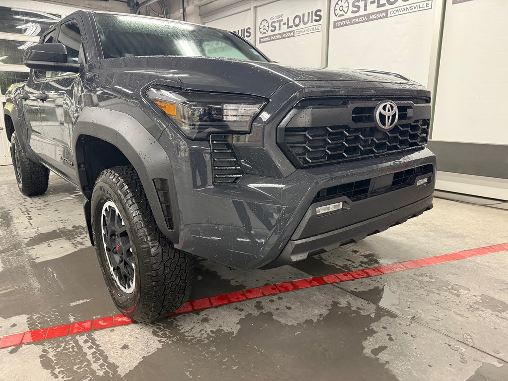 Toyota Tacoma 4x4 Double Cab 6M TRD Hors route (caisse 5 pi) 2025 à Cowansville, Québec - 16 - w1024h768px