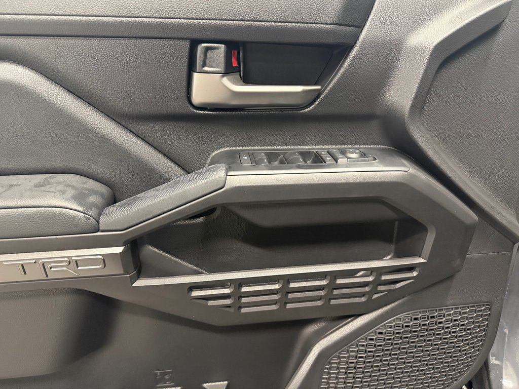 Toyota Tacoma 4x4 Double Cab 6M TRD Hors route (caisse 5 pi) 2025 à Cowansville, Québec - 26 - w1024h768px