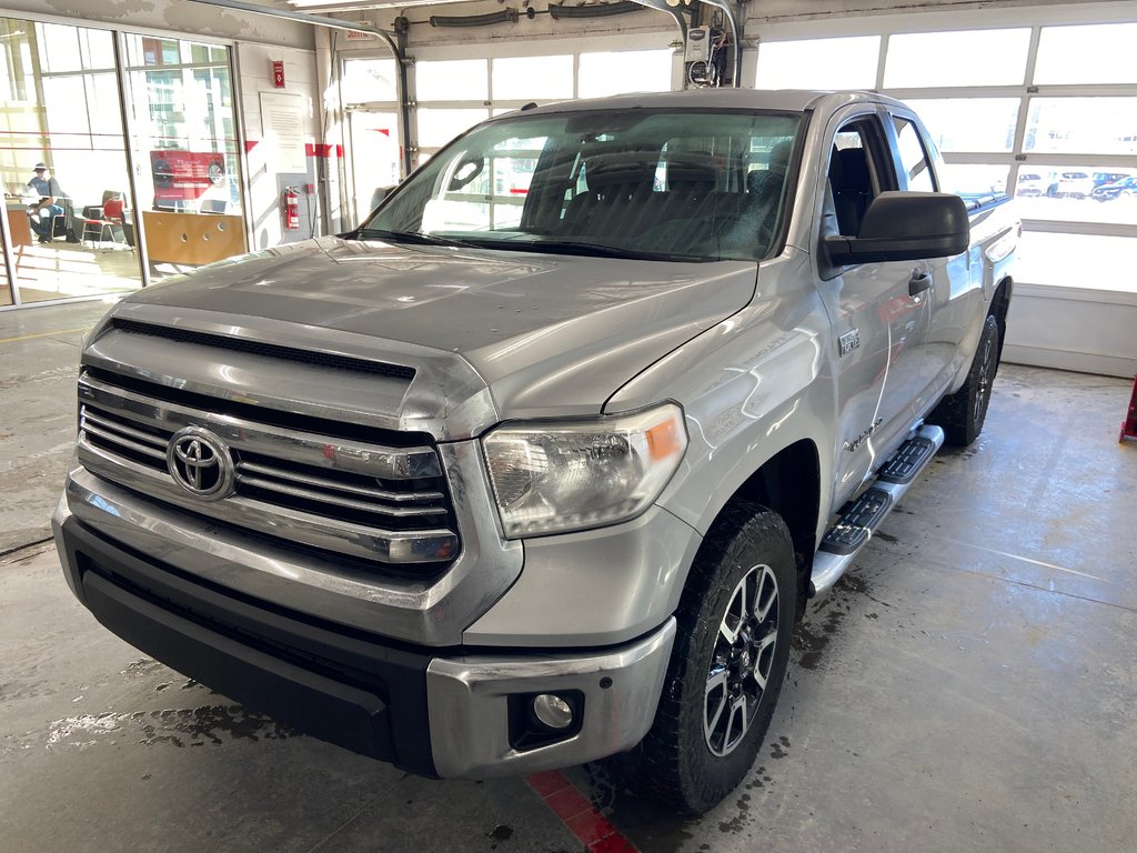 2016 Toyota Tundra SR5 in Cowansville, Quebec - 10 - w1024h768px