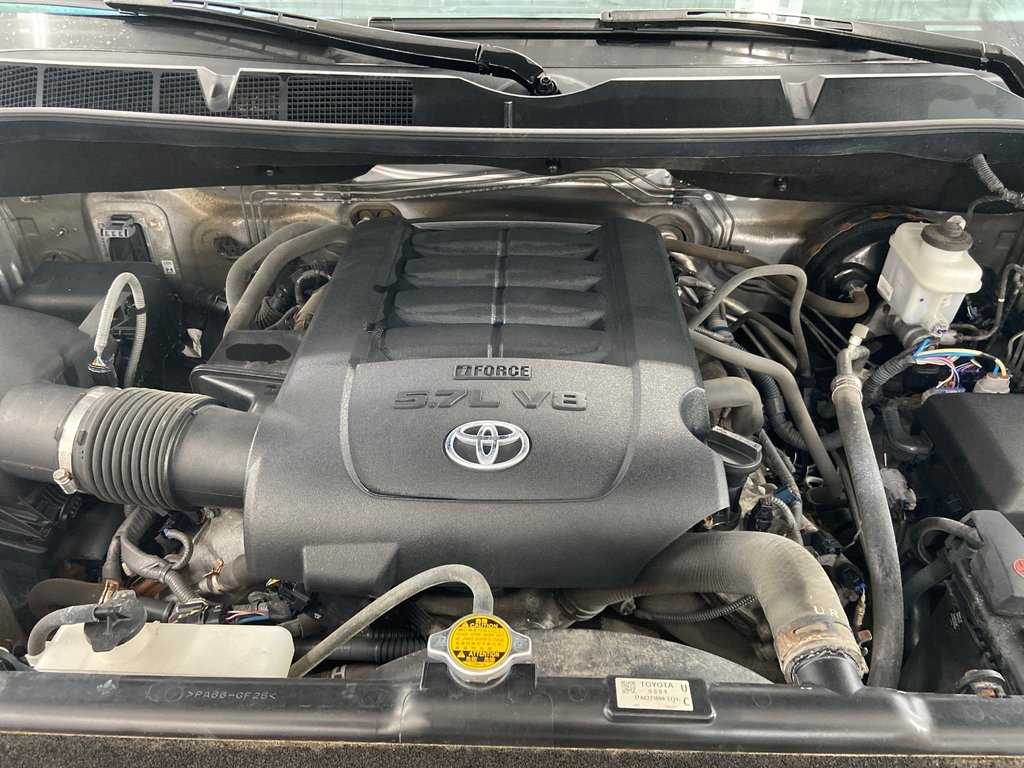 2016 Toyota Tundra SR5 in Cowansville, Quebec - 15 - w1024h768px