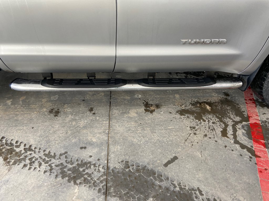 2016 Toyota Tundra SR5 in Cowansville, Quebec - 40 - w1024h768px