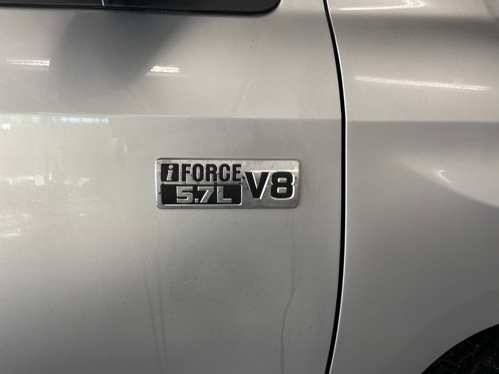 2016 Toyota Tundra SR5 in Cowansville, Quebec - 41 - w1024h768px
